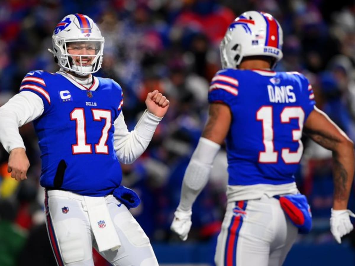 EAST RUTHERFORD, NJ - NOVEMBER 06: Buffalo Bills wide receiver Gabe Davis  (13) during the National Football League game between the New York Jets and  Buffalo Bills on November 6, 2022 at