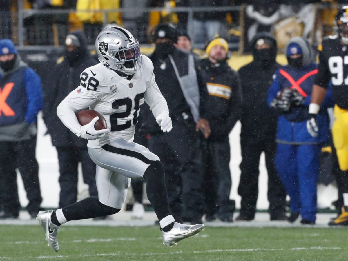 Steelers weather the frigid conditions to defeat the Raiders on
