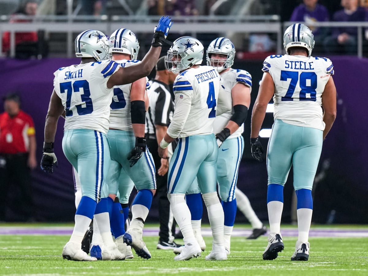 November 13, 2022: Dallas Cowboys wide receiver Michael Gallup (13)  celebrates with wide receiver CeeDee Lamb (88) after his 35 yard touchdown  catch during the NFL football game between the Dallas Cowboys