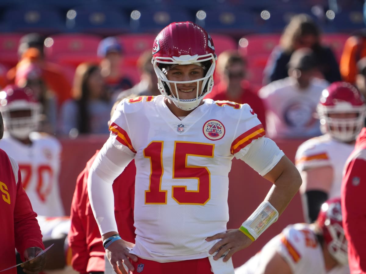 Chiefs Quarterback Patrick Mahomes Used a Simple 5-Word Phrase to Save His  Team's Season--and Teach a Major Lesson in Emotional Intelligence