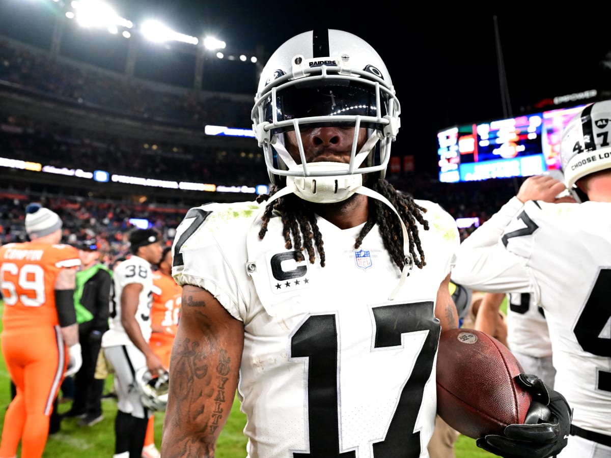 Raiders trading for Davante Adams a ringing endorsement for Derek Carr