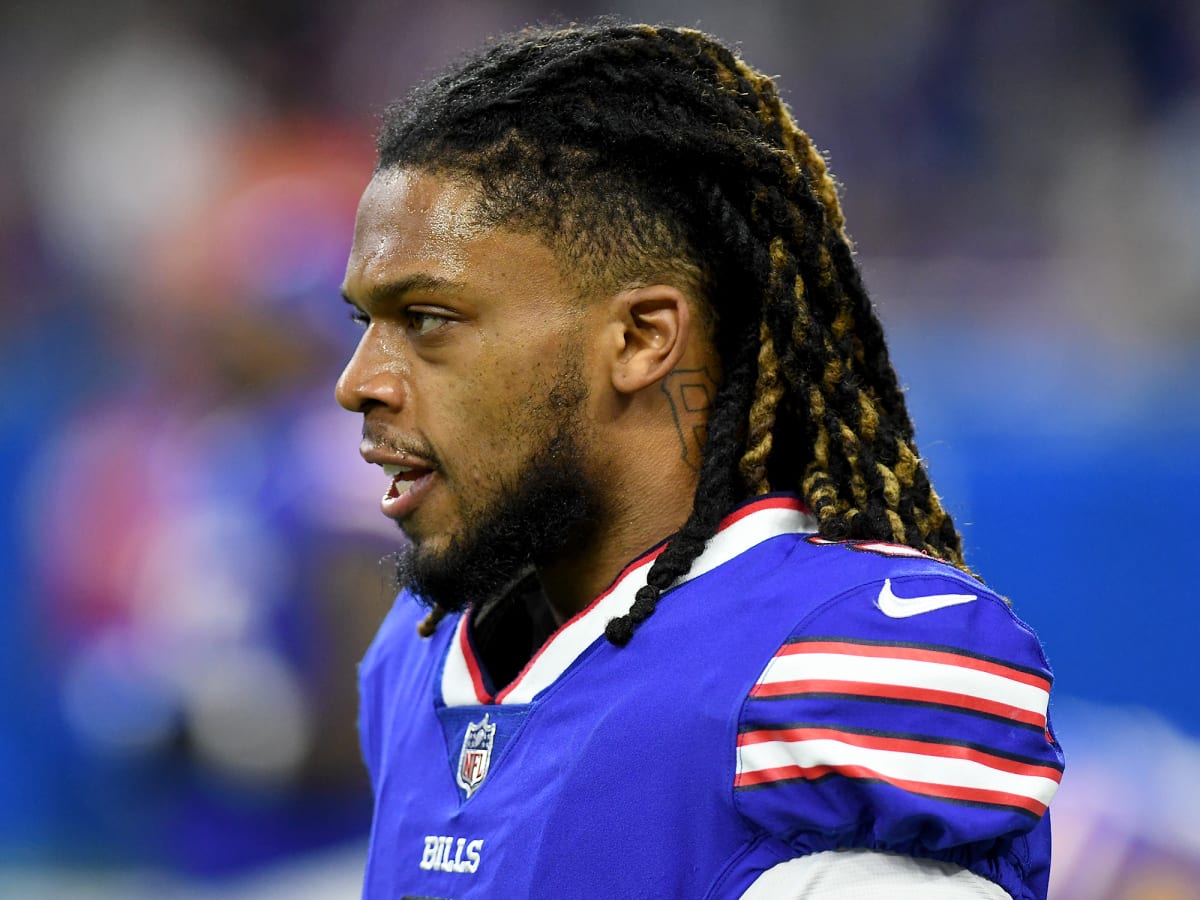 Damar Hamlin awake, off breathing tube, FaceTimed with Bills teammates