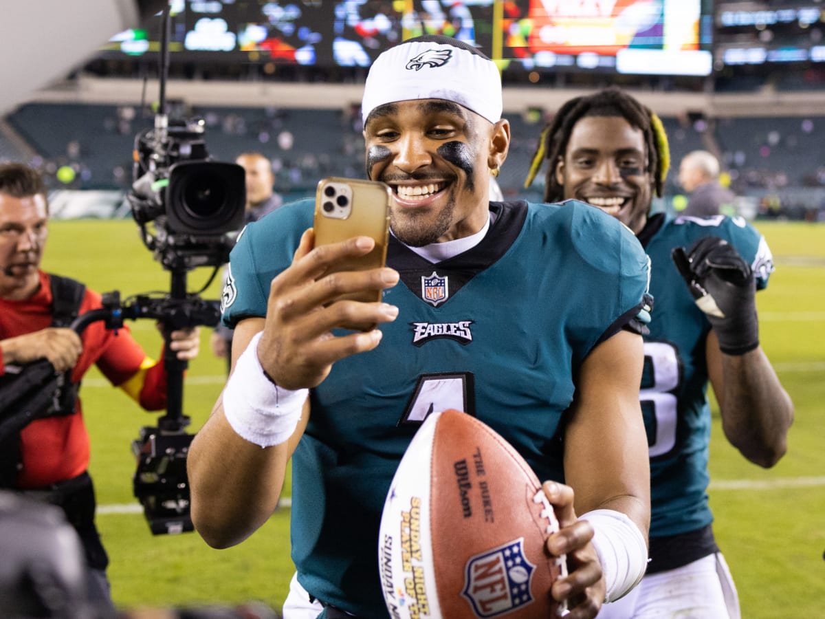 Eagles: CD Lamb wishes Jalen Hurts luck - A to Z Sports