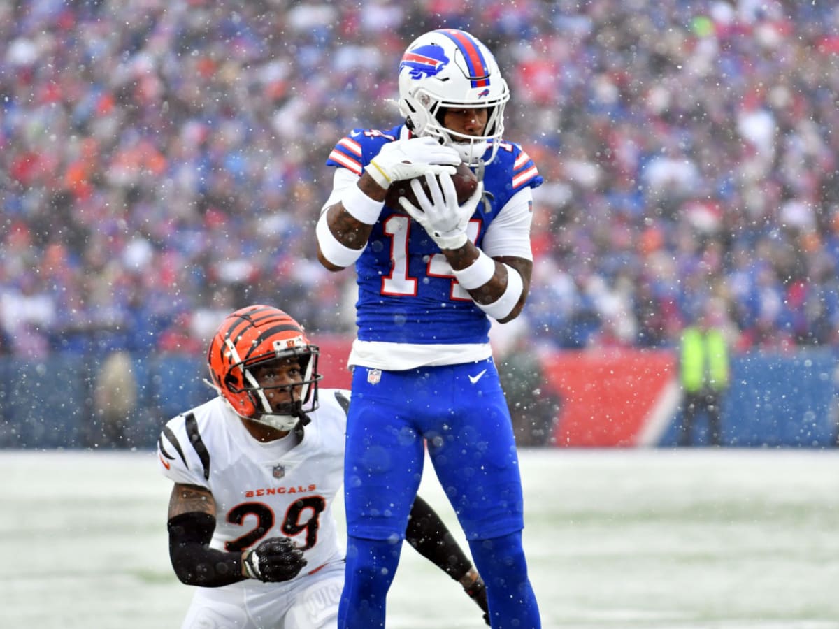 Watch: Stefon Diggs chirps at Josh Allen on sidelines of Bills' blowout  playoff loss to Bengals 