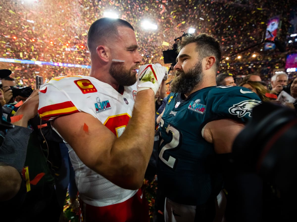 Jason Kelce announces he's returning for the 2022 season