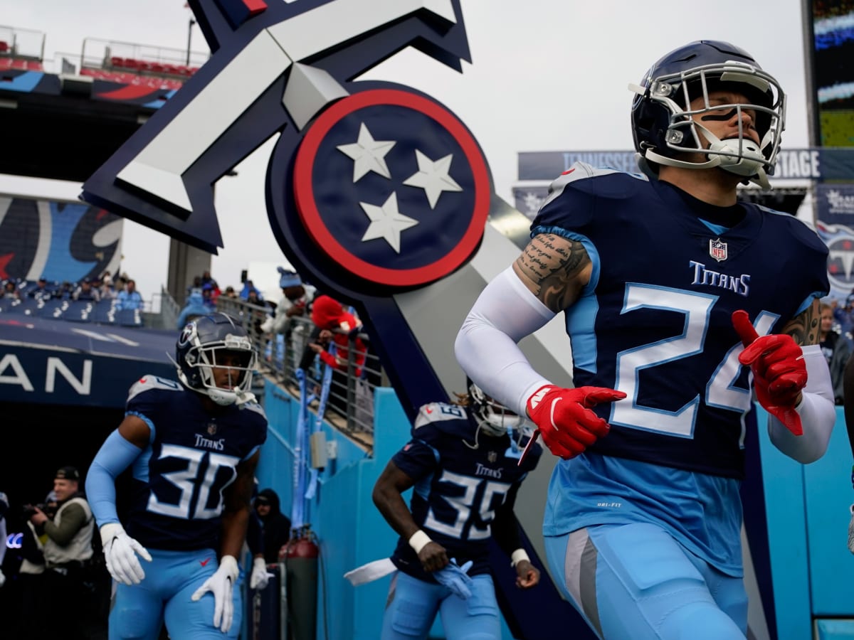 Tennessee Titans' David Long Jr., from left, Kevin Rader and