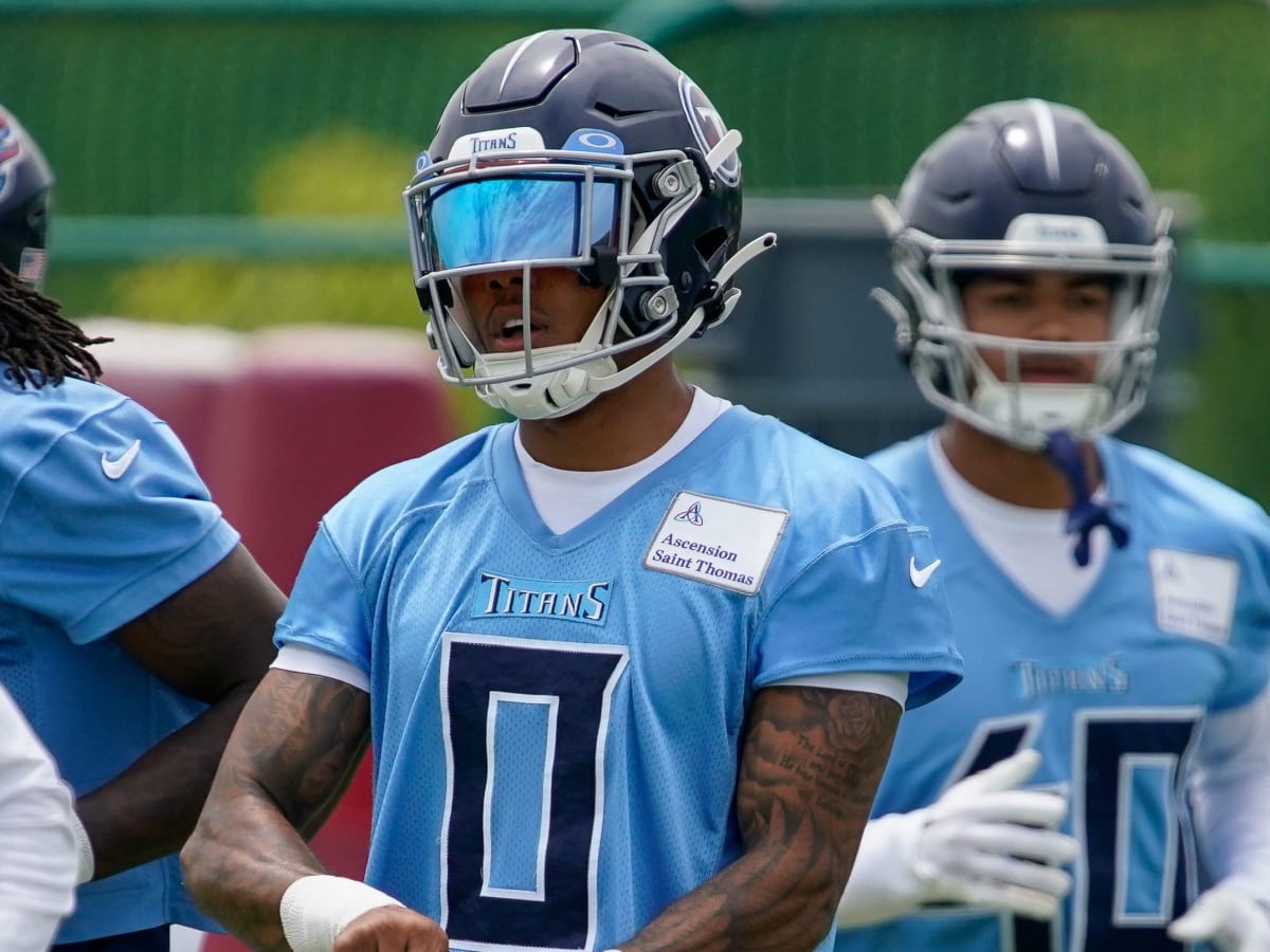 Tennessee Titans cornerback Sean Murphy-Bunting (0) makes a catch during  practice at the NFL football team's training facility Tuesday, June 6,  2023, in Nashville, Tenn. (AP Photo/George Walker IV Stock Photo - Alamy