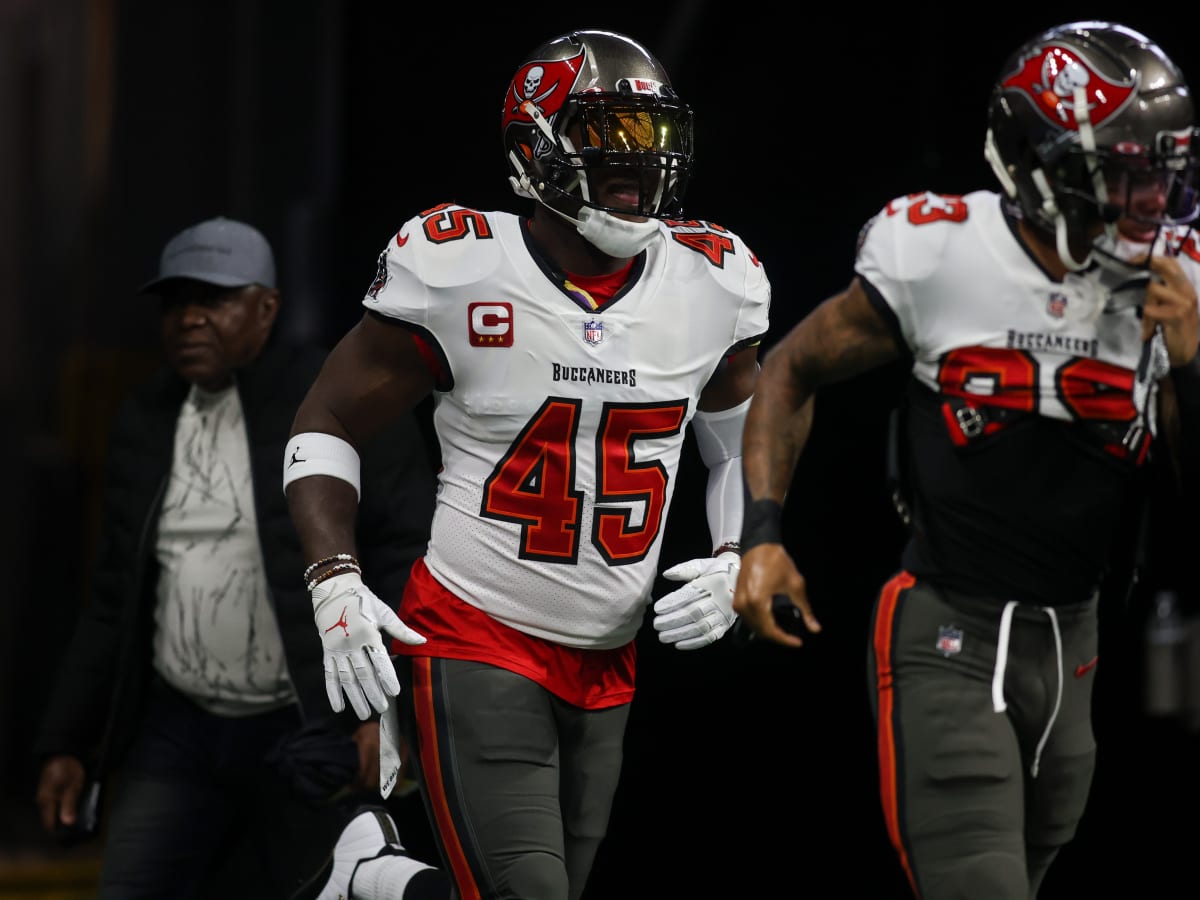 Tampa Bay Buccaneers inside linebacker Devin White (45) walks off