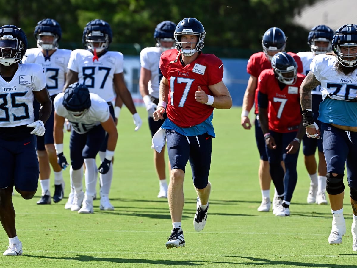 Titans, Ryan Tannehill working on offense in training camp - The San Diego  Union-Tribune