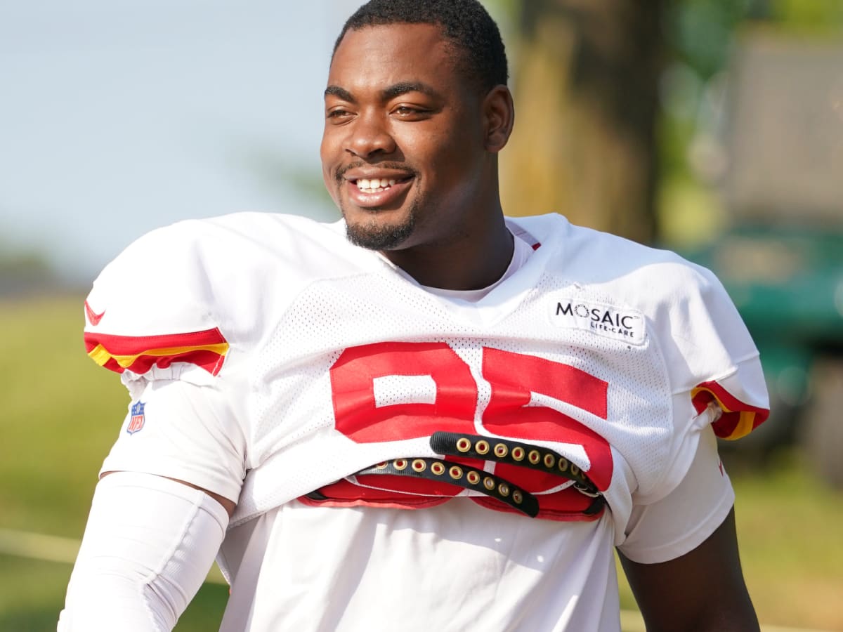 Chris Jones Likes Cowboys Trade Post, 'Not Close' to Chiefs Deal