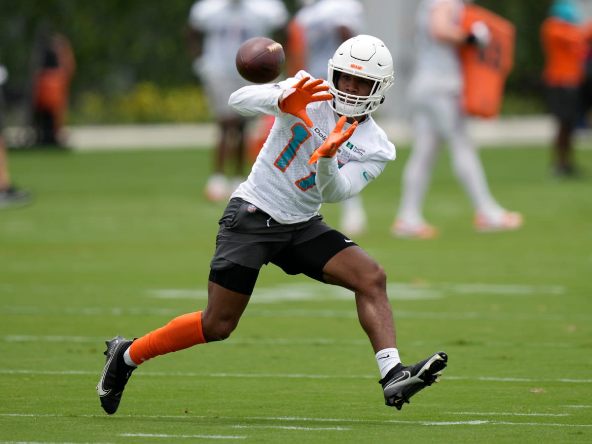 Dolphins fight back against Falcons in joint practice; Jaylen Waddle hurt