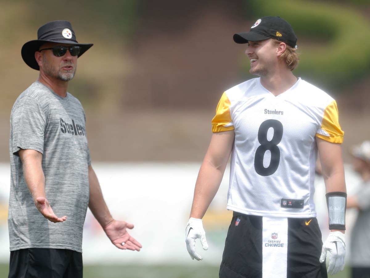 Steelers still undecided on starting QB for Sunday, sources say - ABC7 Los  Angeles