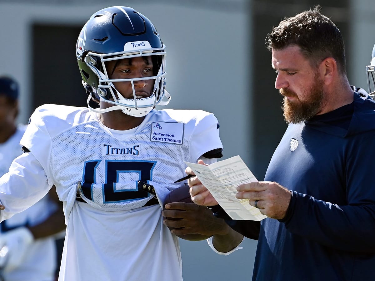 Tennessee Titans safety Kevin Byard (31) works against the Tennessee Titans  during the first half of an NFL football game, Sunday, Nov. 27, 2022, in  Nashville, Tenn. (AP Photo/Mark Zaleski Stock Photo - Alamy