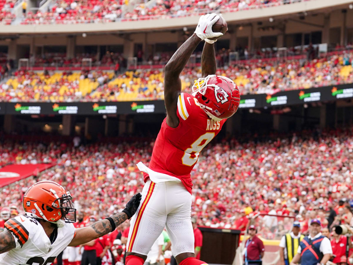 Kansas City Chiefs wide receiver Justyn Ross goes UP to pull in 3-yard TD