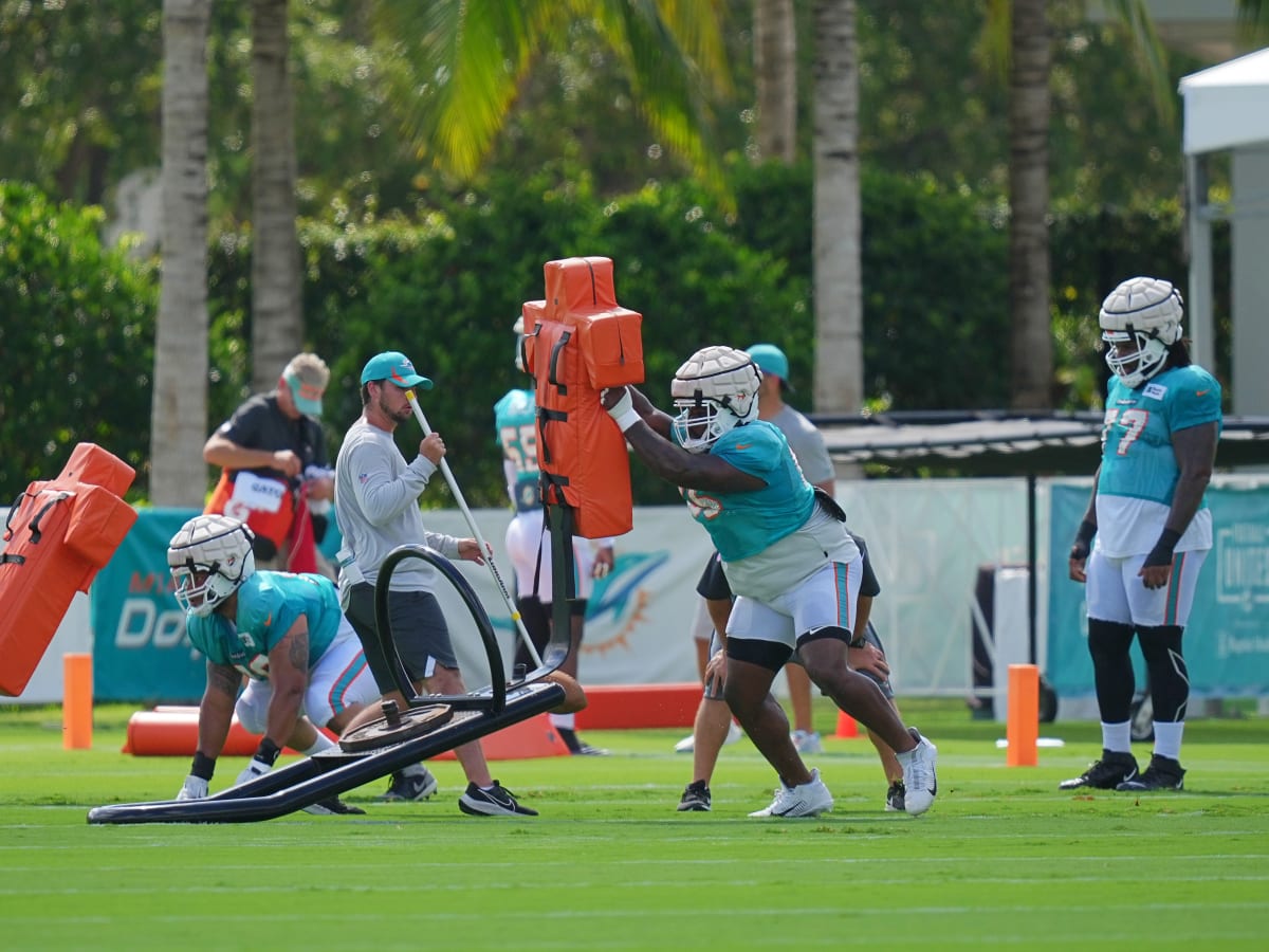 Dolphins sign LB Cameron Goode off of their practice squad