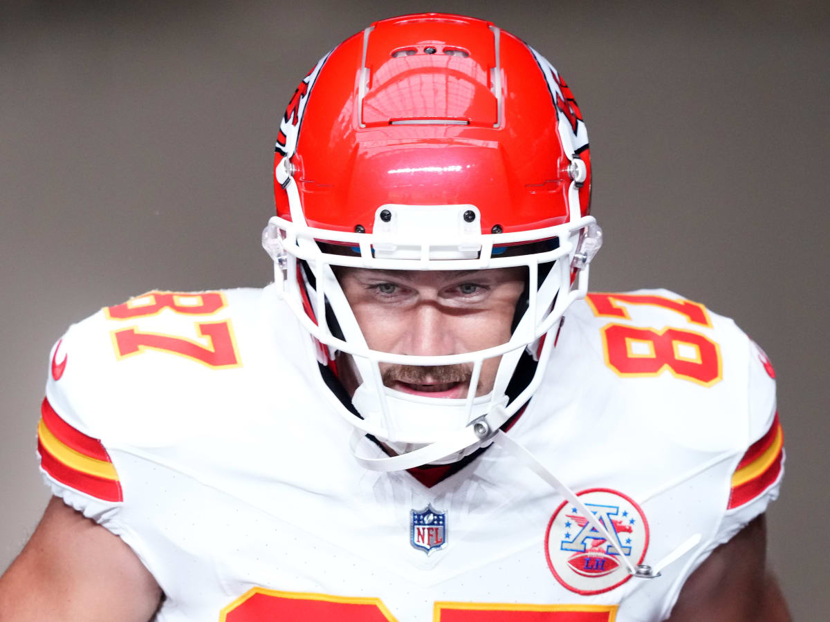 Travis Kelce injury updates: Chiefs star hyperextends knee