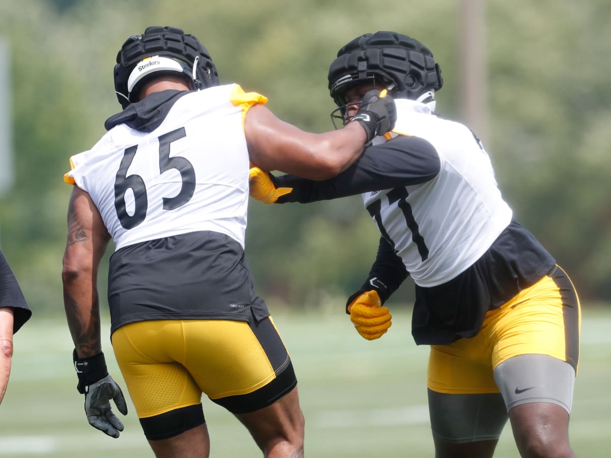 Broderick Jones inserted at left tackle in Steelers vs. Texans game - BVM  Sports