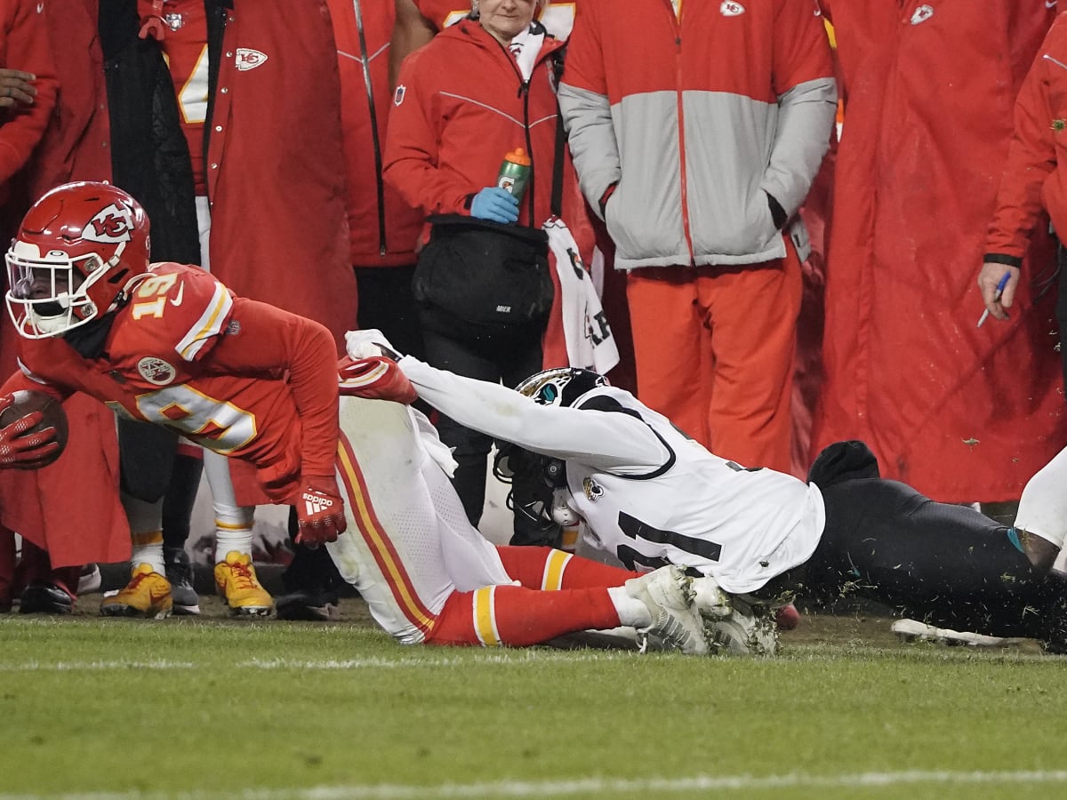 Power outage knocked CBS' Jaguars-Chiefs broadcast off the air