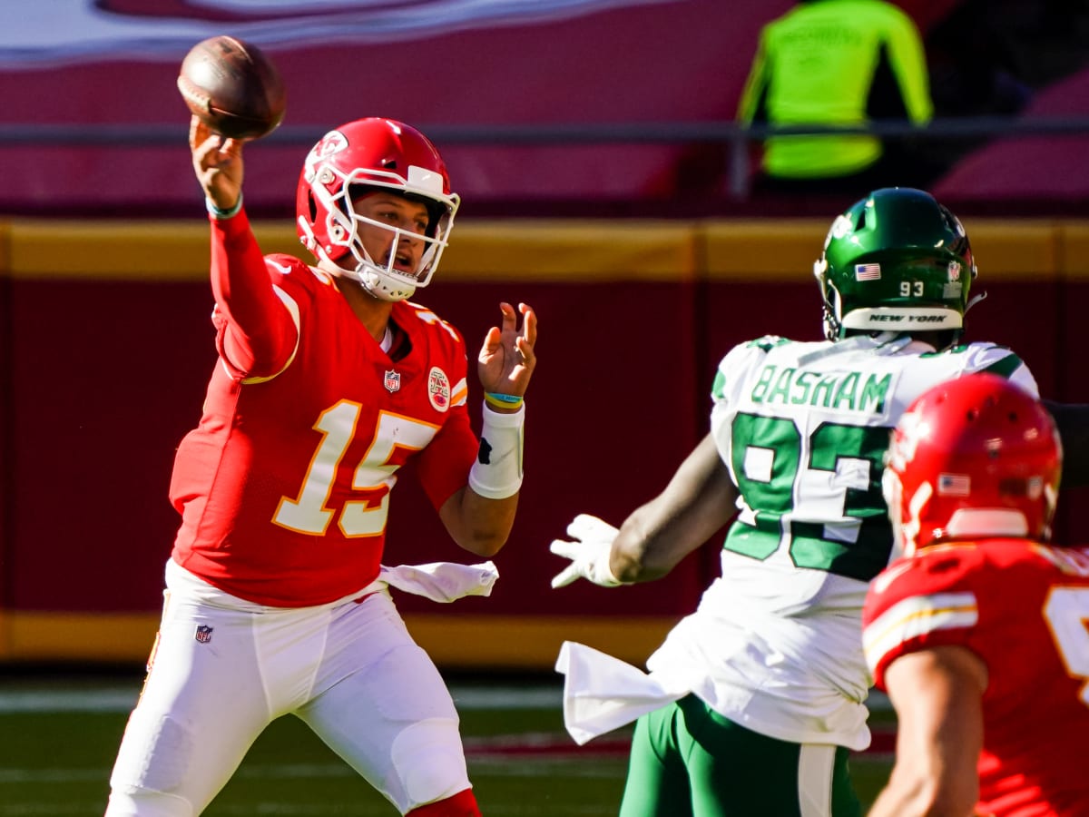 Kansas City Chiefs open as big road favorites over New York Jets