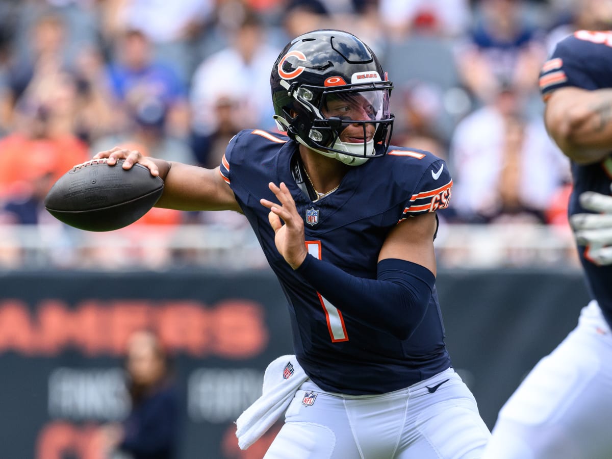 Justin Fields finally playing for Northwestern coach and Bears fan