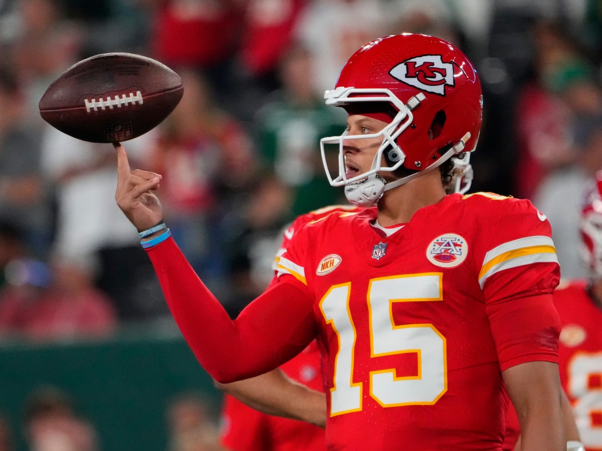 Chiefs' Patrick Mahomes sets the NFL record for the fastest to reach 200 TD  passes