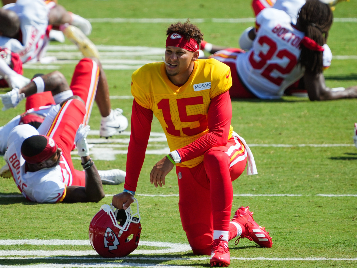 Patrick Mahomes mediates melee at Chiefs' Sunday practice