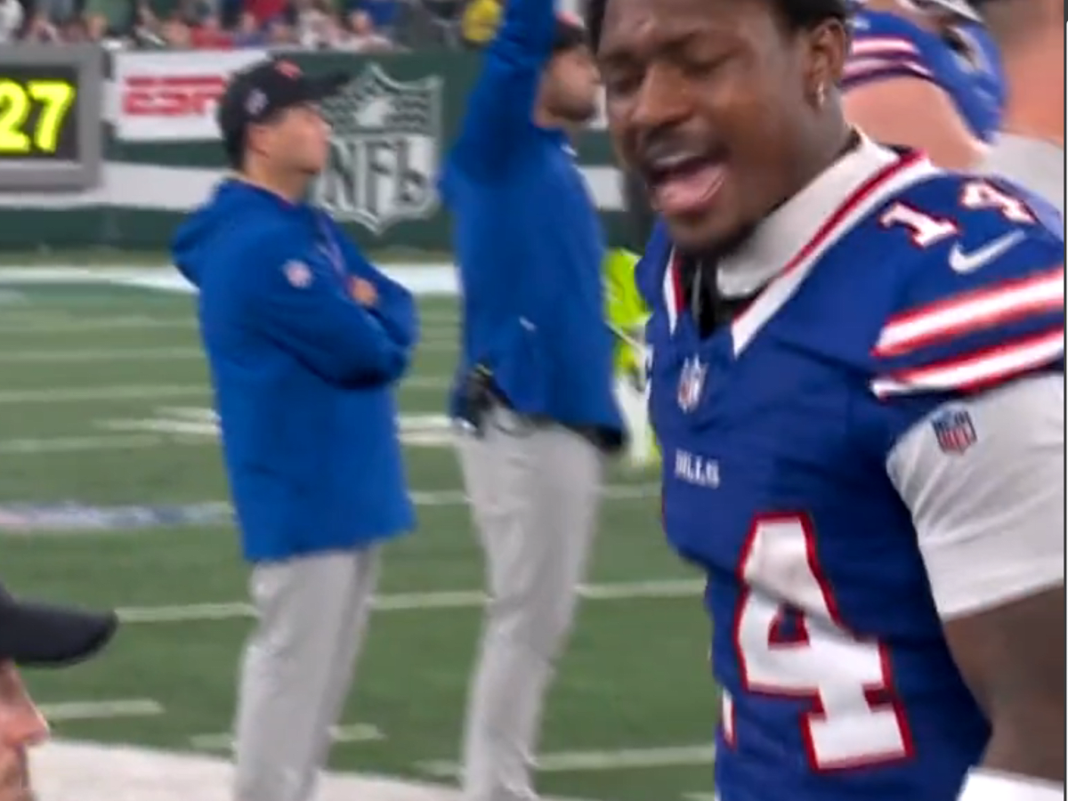 Here's what Stefon Diggs said to Josh Allen after Bills' game