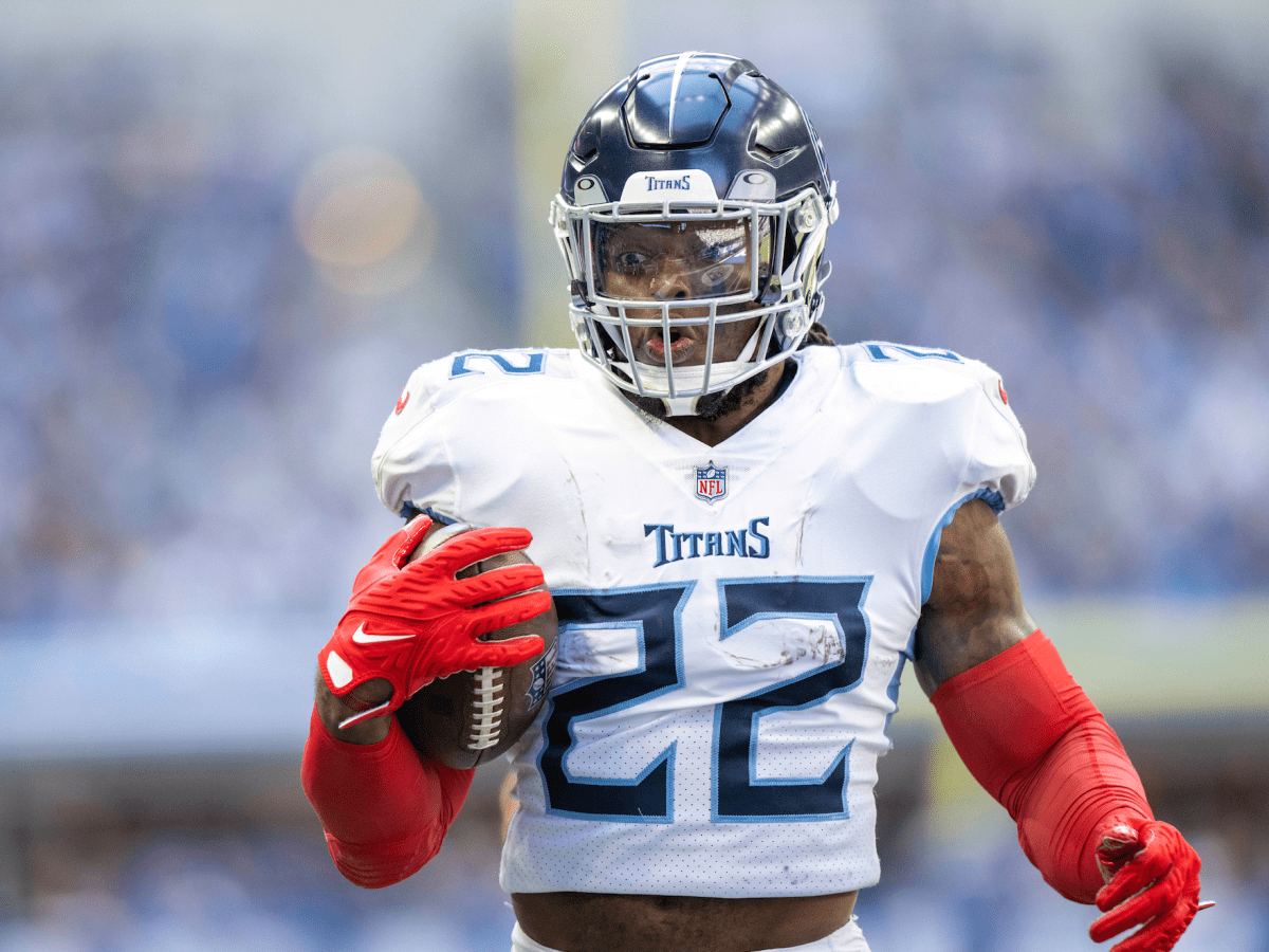 Derrick Henry is back for the Titans, and he's wearing a $5,000 Louis  Vuitton zip 