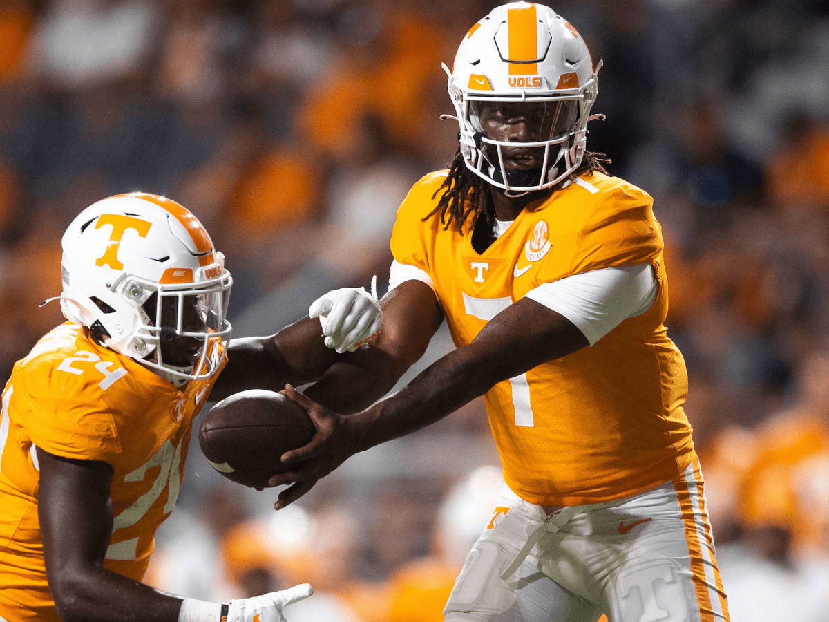 CBS Sports predicts Tennessee Vols' record in 2022 and which games