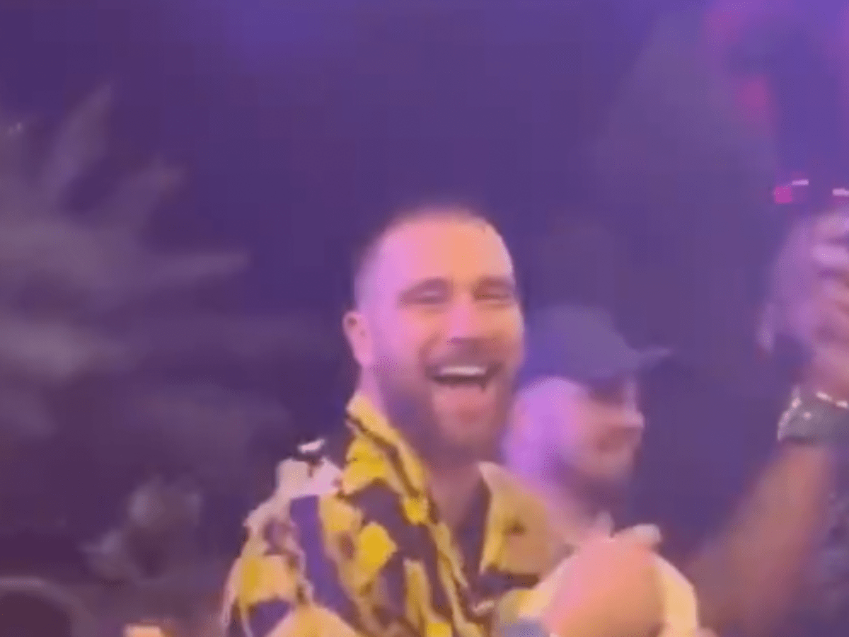 Taylor Swift Sings New 'Karma' Lyrics Again While Travis Kelce Dances