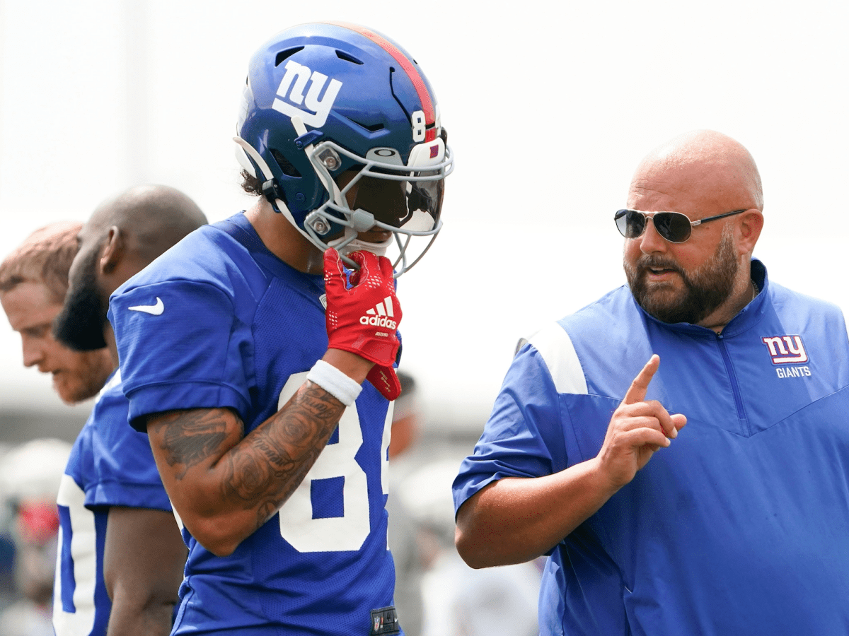 Giants rookie QB was quite the B-Ball player, he dunked on a 5 star recruit