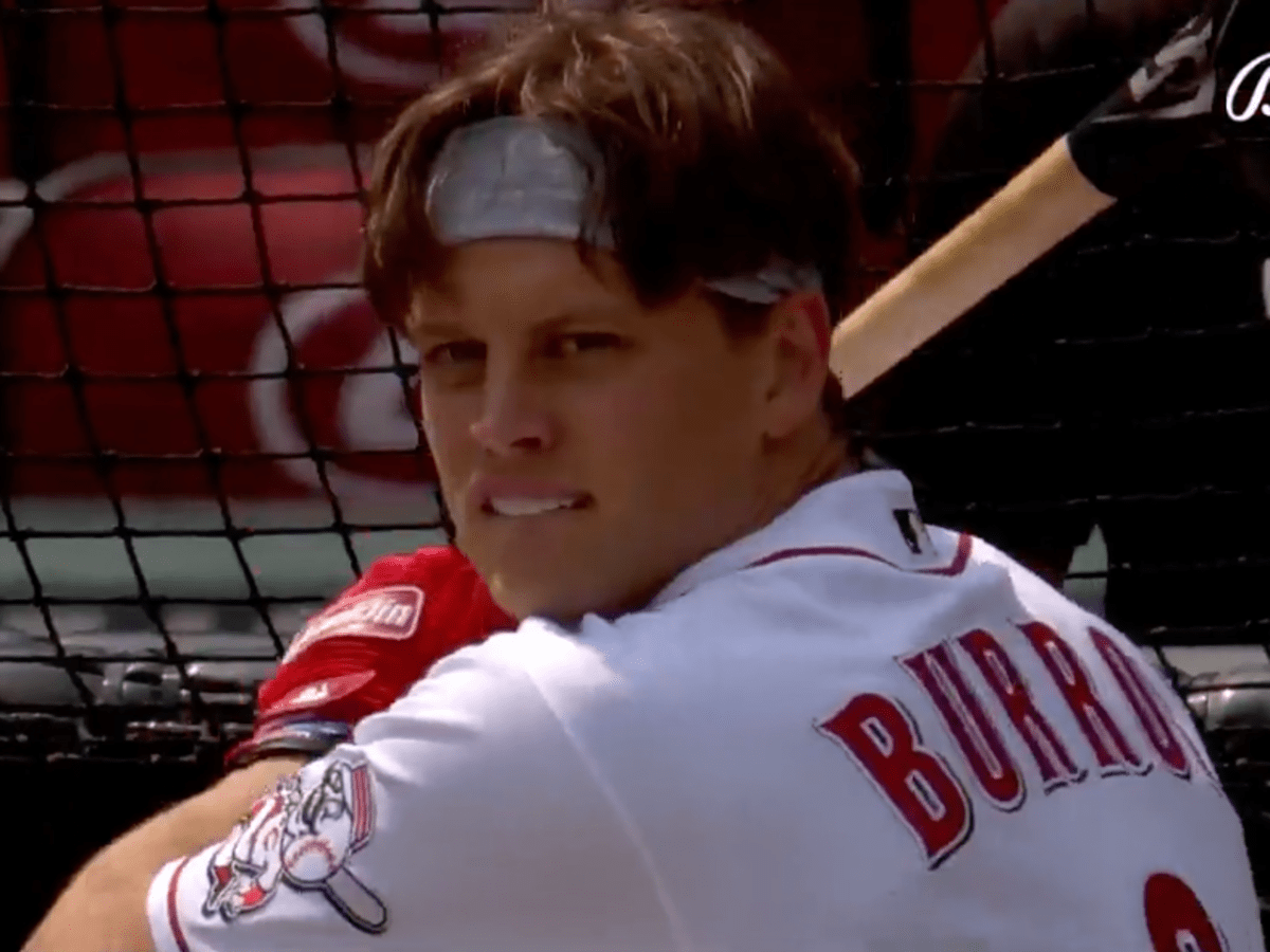 Joe Burrow takes batting practice with Reds, talks Elly De La Cruz
