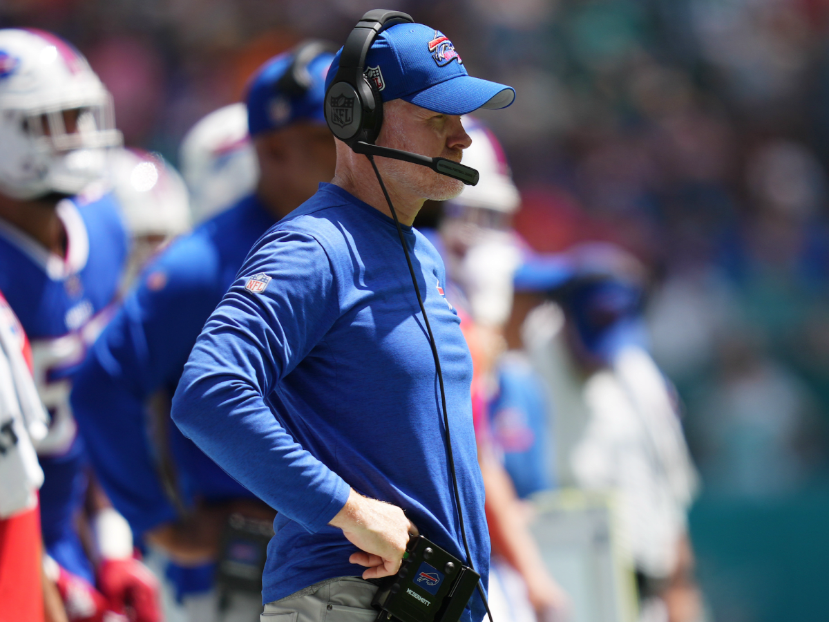 Al Holcomb brings play-calling experience to Bills defense