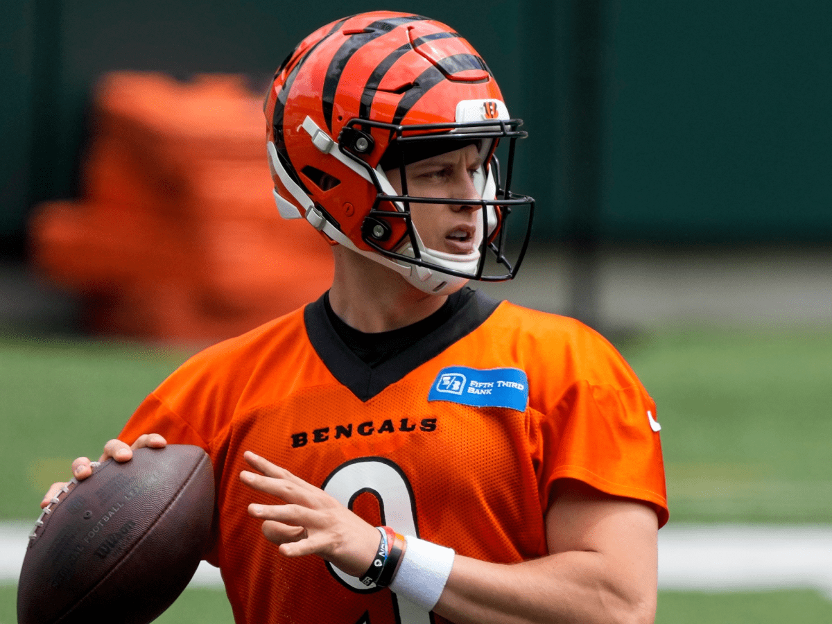 WATCH: Joe Burrow makes a group of young Bengals fans' day after practice