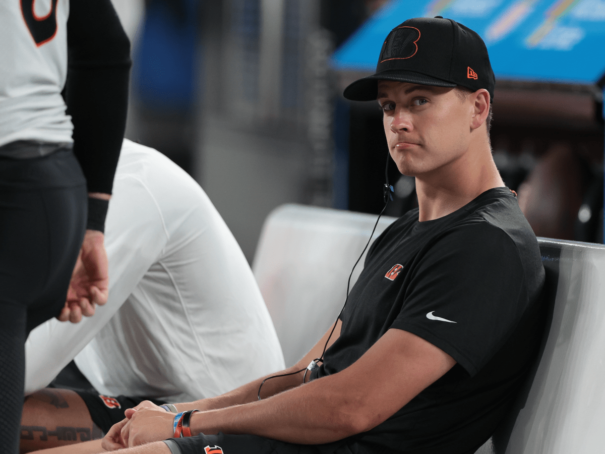 Joe Burrow, Bengals Teammate Tyler Shelvin Recreate Iconic LSU Photo