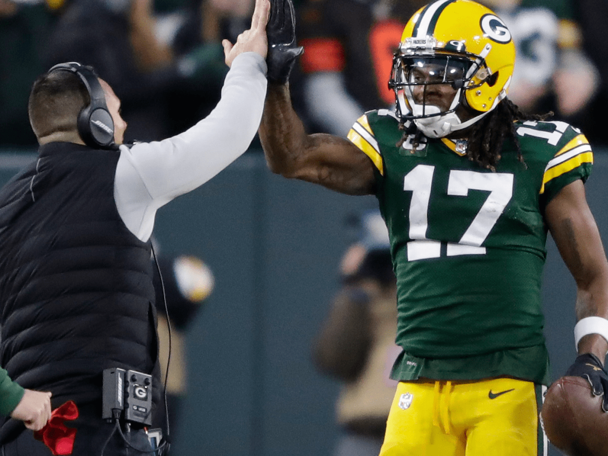 NFL World Reacts To Davante Adams' Decision 