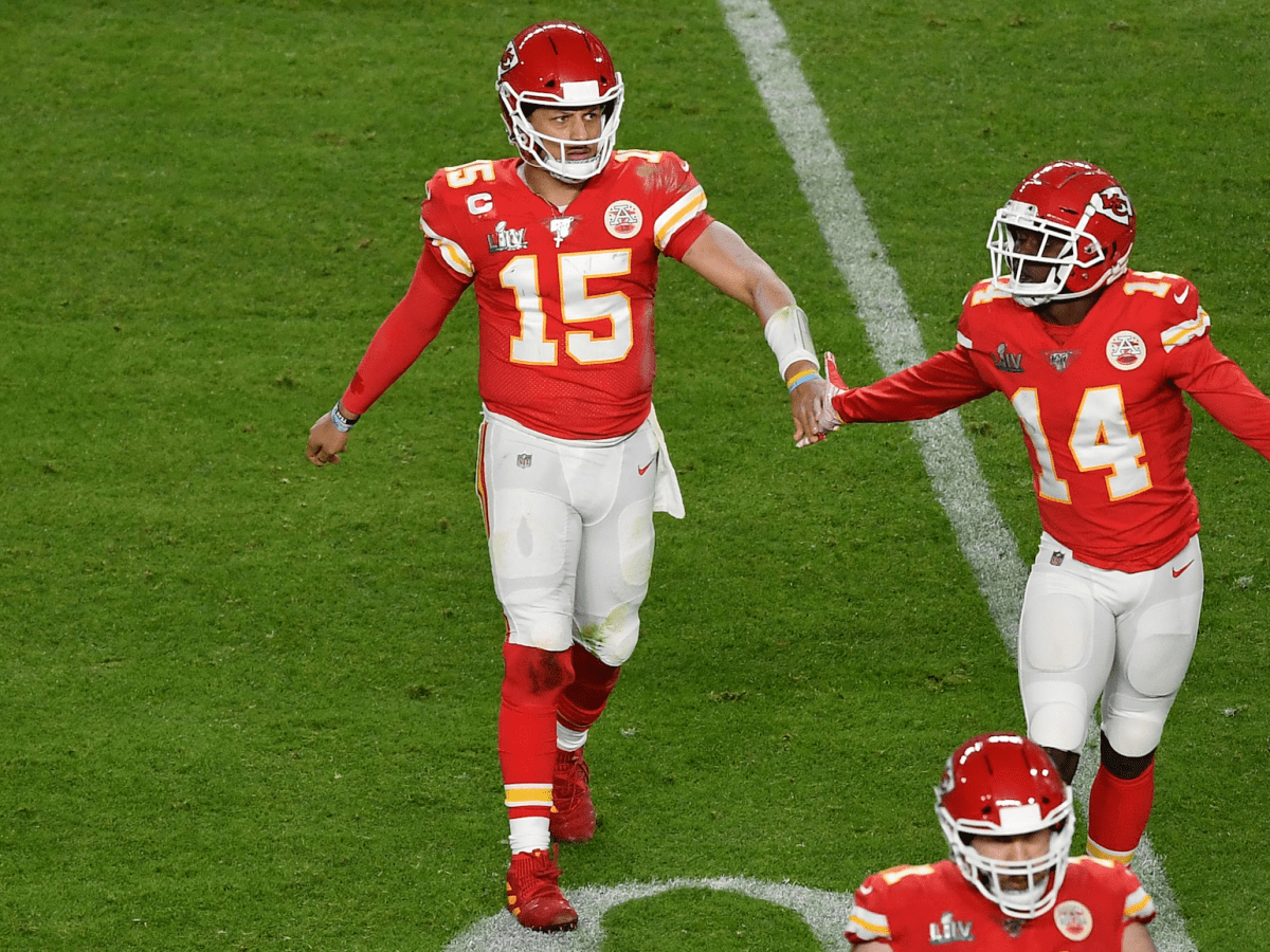 Patrick Mahomes Hits Sammy Watkins for 40 Yards