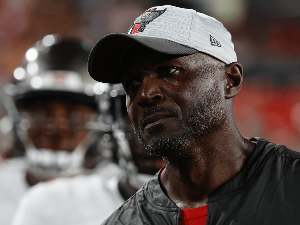 Bucs reach agreement with Julio Jones, Chris Godwin cleared to begin  training camp