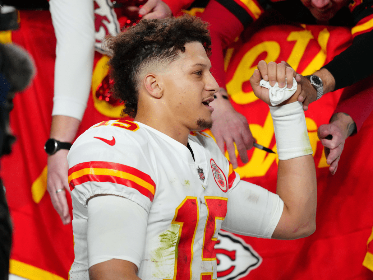 Patrick Mahomes 'confused' by Eagles' baffling quarterback move