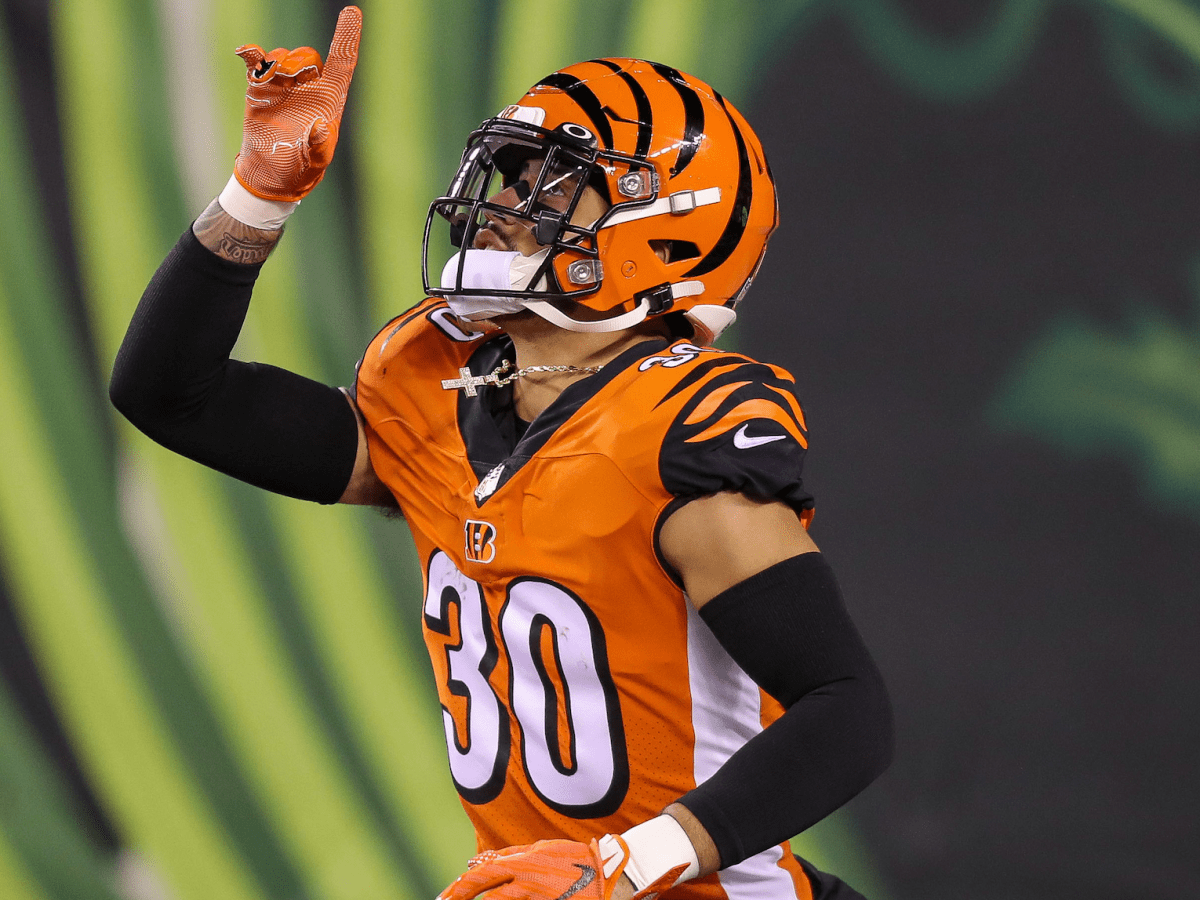 Bengals Designate Bates as Franchise Player