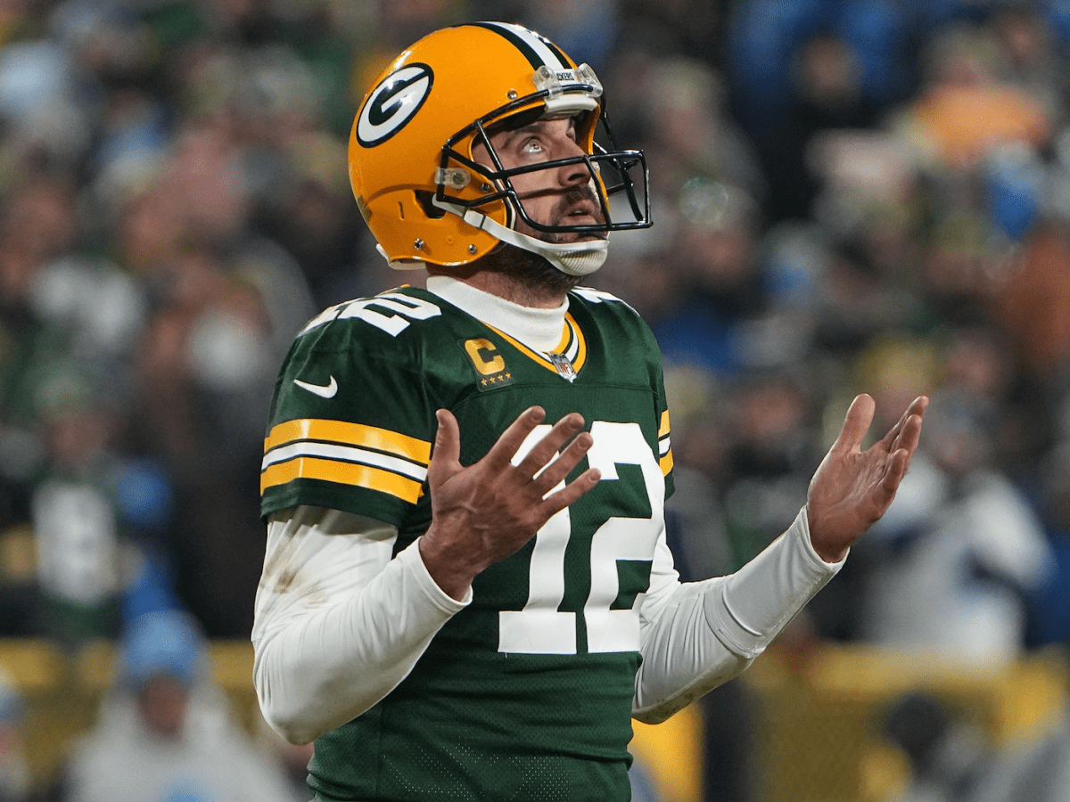 NFL star Aaron Rodgers went to a darkness retreat to contemplate