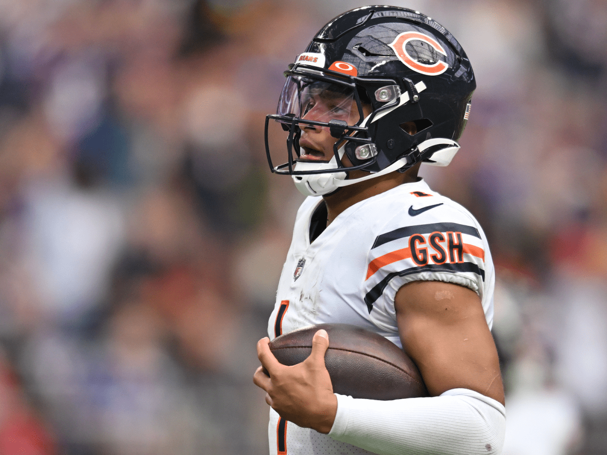 Chicago Bears Mock Draft Scenario: Justin Fields reunites with a