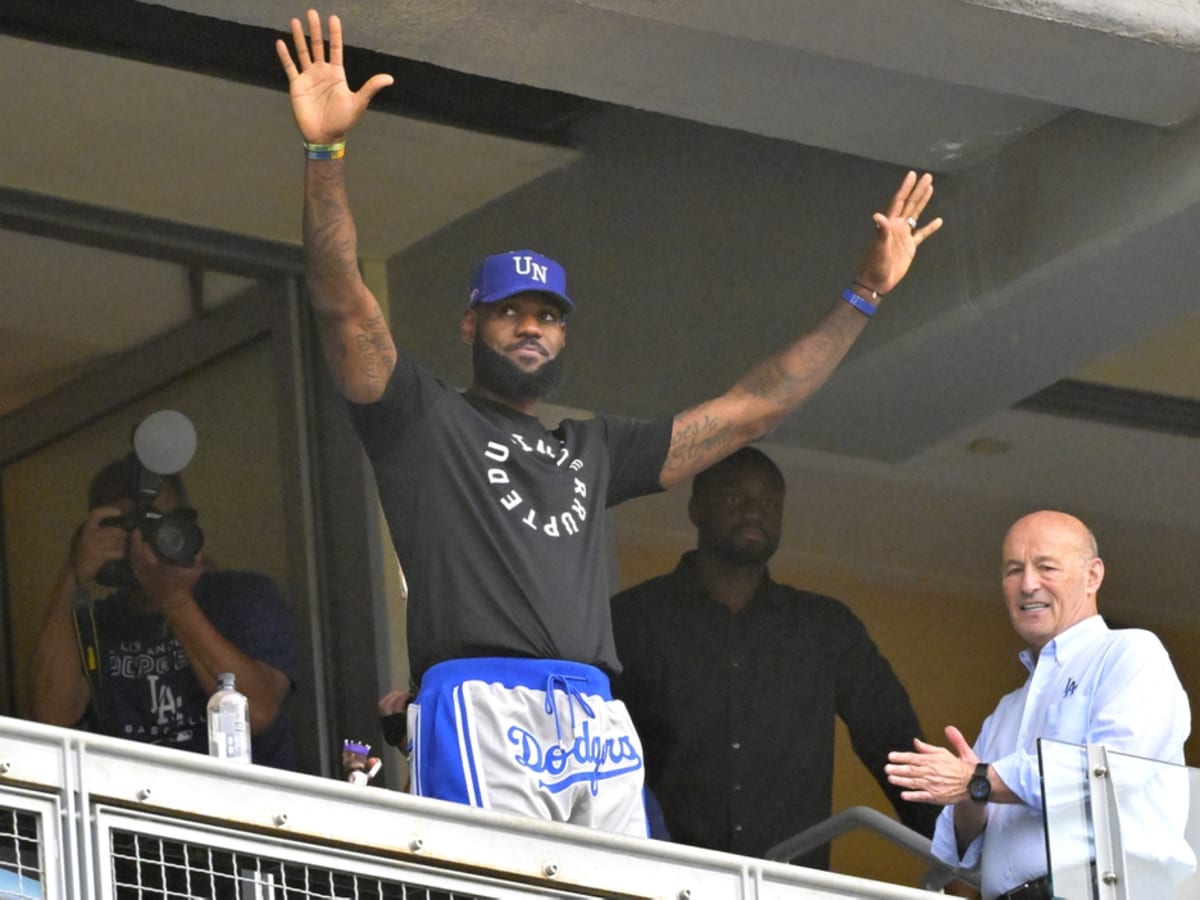 What is lebron james favorite nfl team on sale