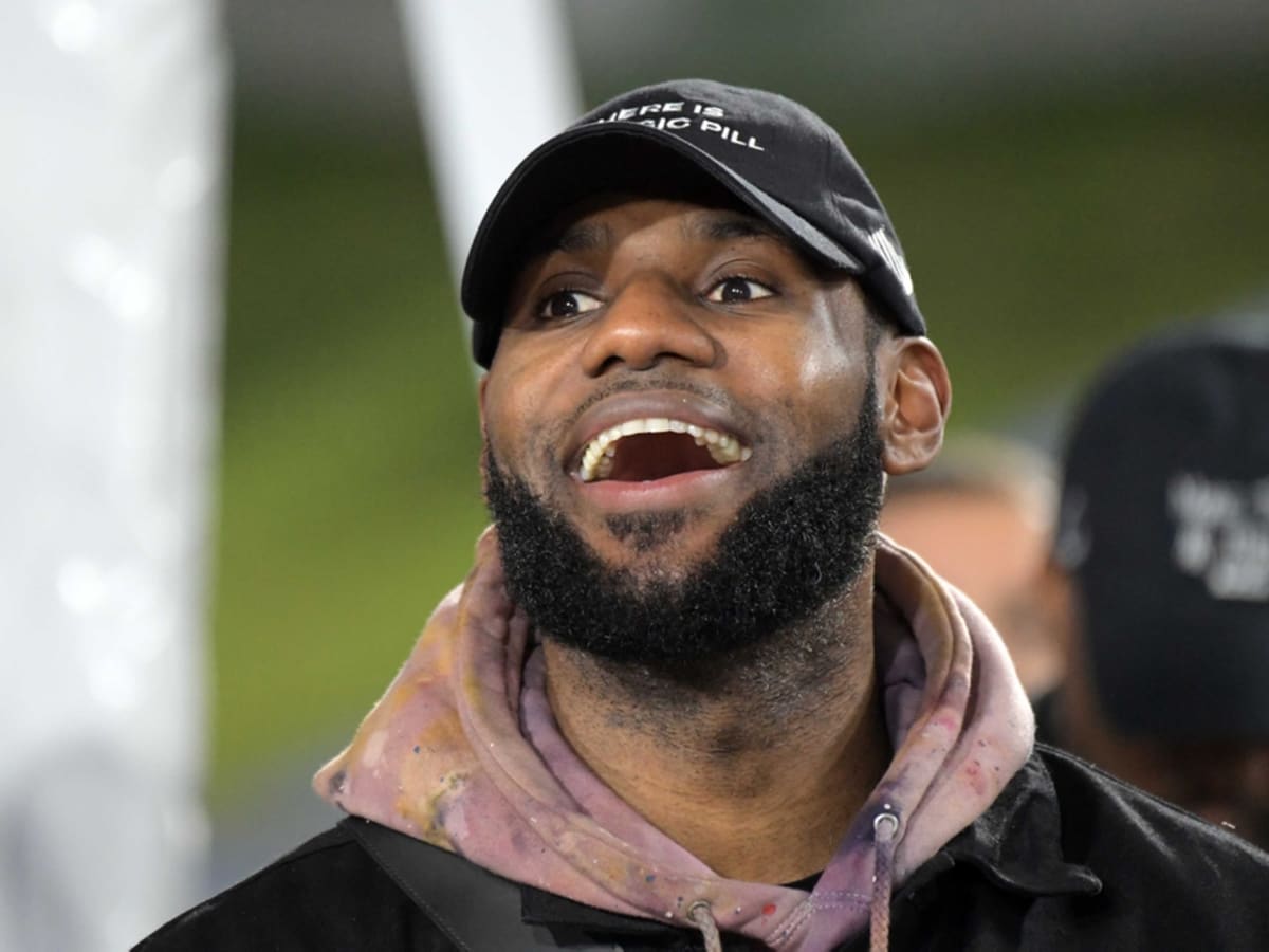 Lebron browns discount