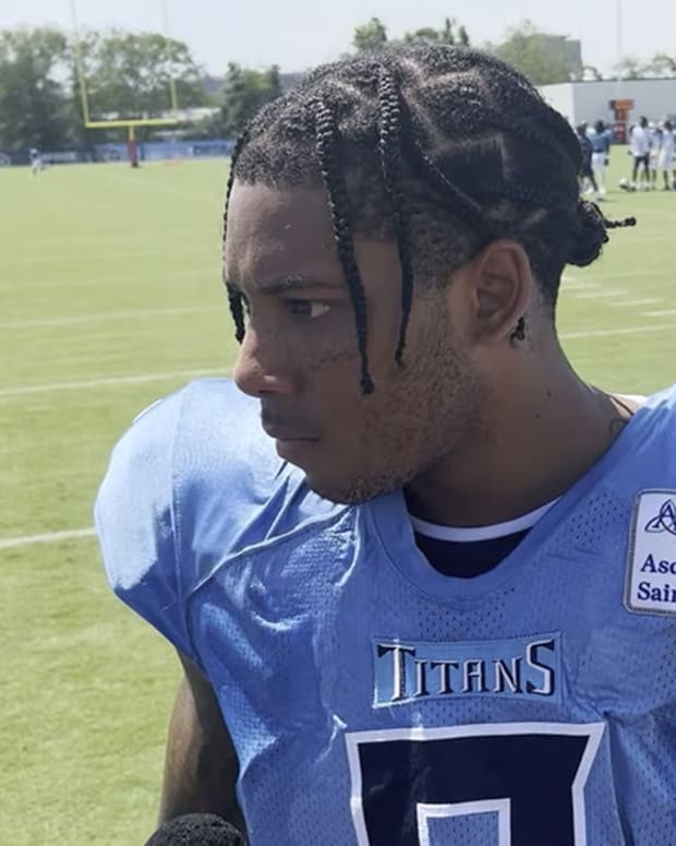 Tennessee Titans' Kristian Fulton grabs 1-handed INT in joint practice