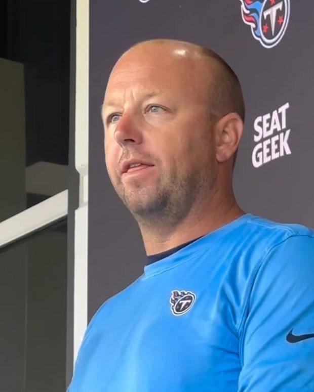 Titans OC Nick Holz praises Tyjae Spears & Tony Pollard, comments on OL ...