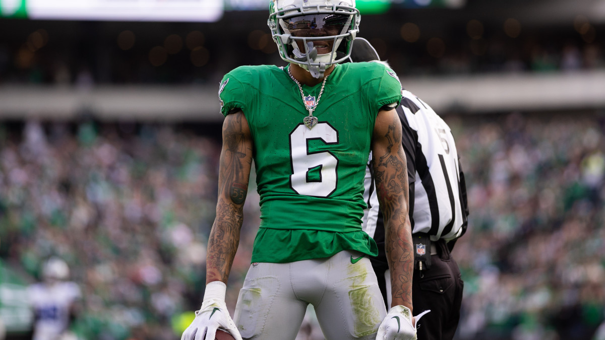 Eagles' DeVonta Smith cracks Top 20 in Pro Football Focus' new wide  receiver rankings - A to Z Sports