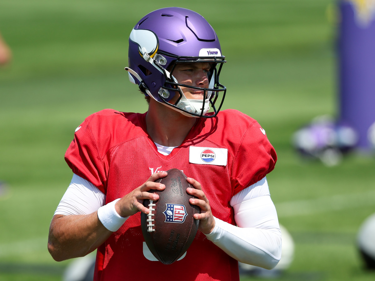 Brian Flores' defense is giving Vikings QB J.J. McCarthy troubles, and it's arguably the best thing for him - A to Z Sports