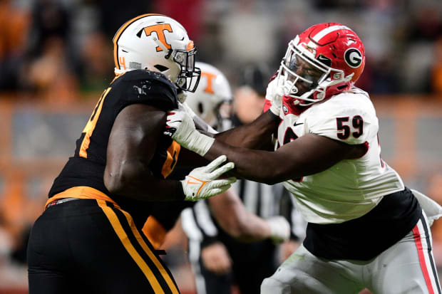 Tennessee football: Black jerseys vs. Kentucky brilliant for multiple  reasons