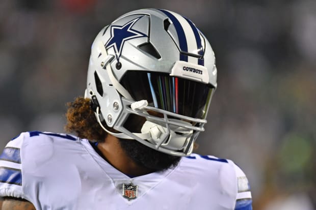 Fresh Lids: Dallas Cowboys Ezekiel Elliott 'Trucks' with 'Futuristic' New  Helmet - Here's Why - FanNation Dallas Cowboys News, Analysis and More